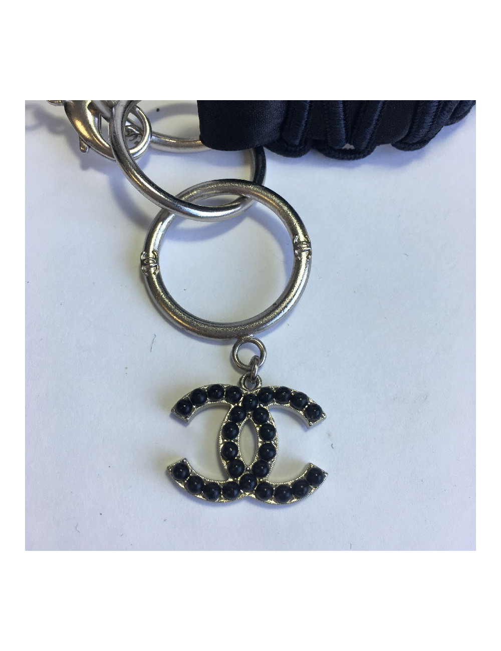 E.S Ceinture CHANEL en cuir noir et satin 