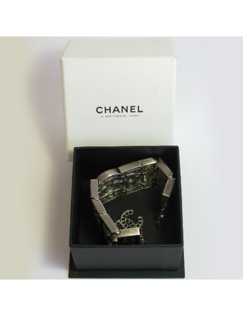 Manchette CHANEL Couture en métal argenté et strass E.S 