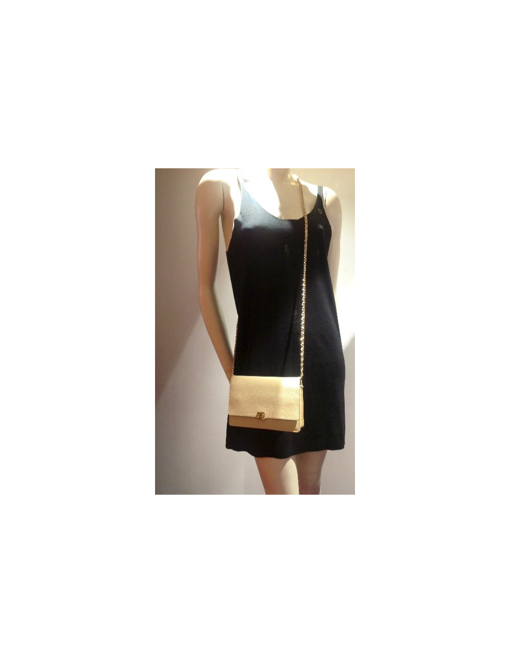 Petit sac -portefeuille CHANEL en cuir beige