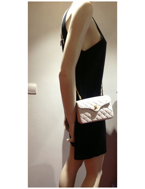 Petit sac CHANEL "Mademoiselle" cuir matelassé blanc