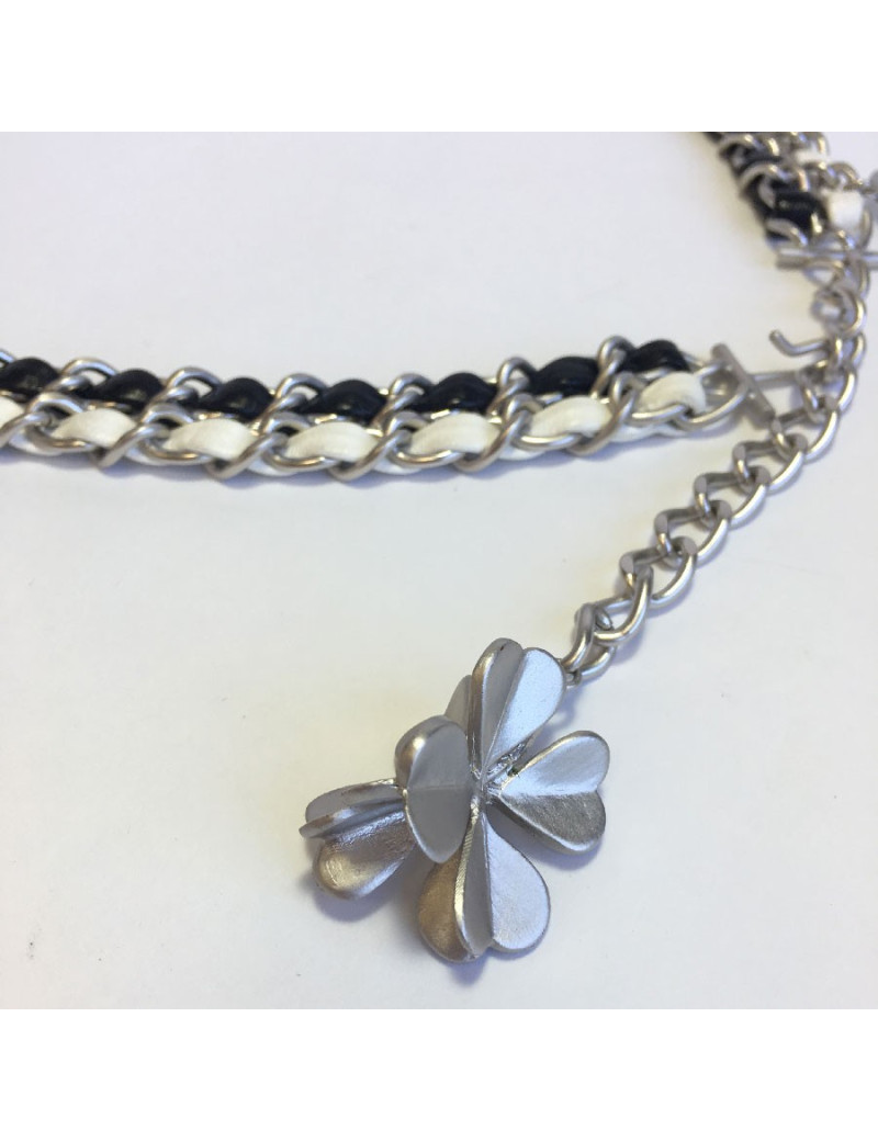 Ceinture CHANEL T85 en chaine argentée et cuir blanc et noir 