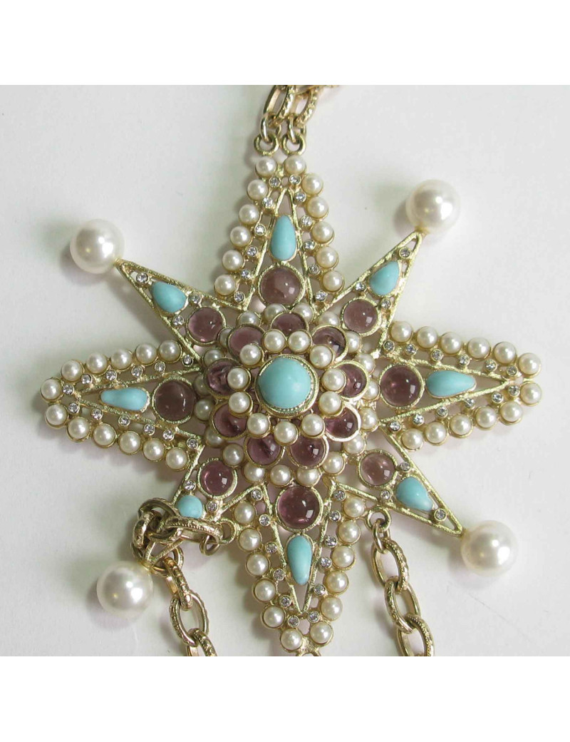 Sautoir CHANEL chaines dorés, bijou en perles et opate de verre
