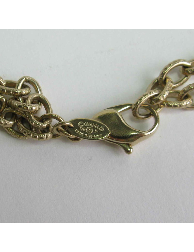 Sautoir CHANEL chaines dorés, bijou en perles et opate de verre