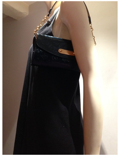 Pochette LOUIS VUITTON cuir vernis bleu monogramme "LV"