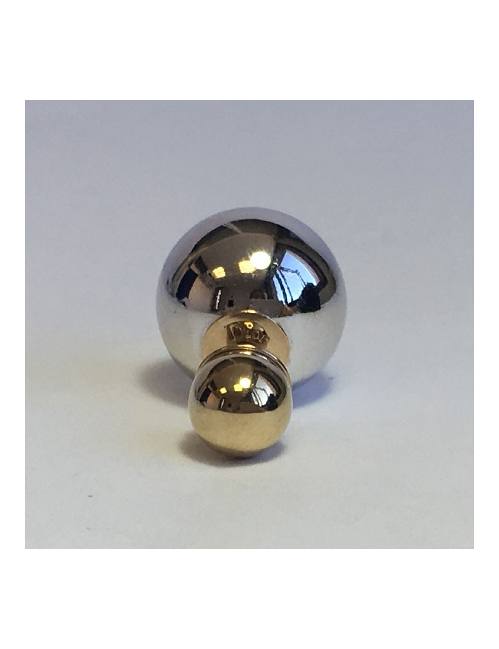 Boucle d'oreille clou " Tribales" DIOR argentée et dorée