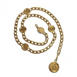 CHANEL vintage belt in gilded metal chain and gold medals