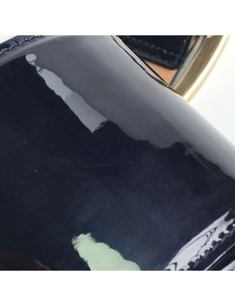 Ceinture CHANEL large T38 en cuir verni marine et boucle or pâle