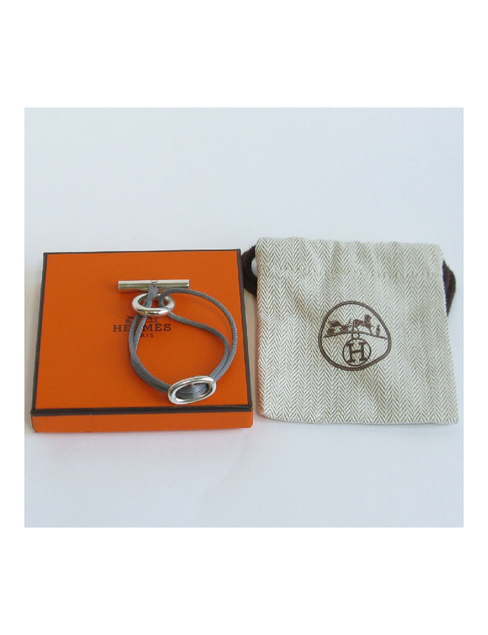 Bracelet HERMES 'Skipper' en argent et fil en satin gris