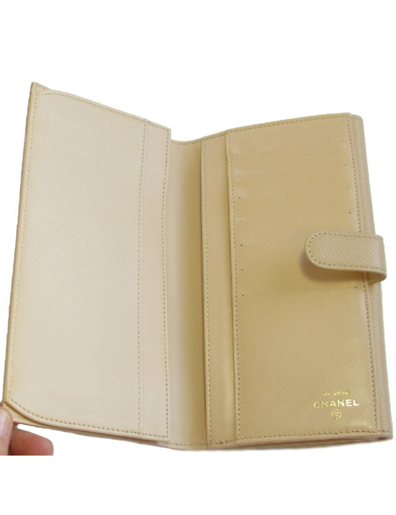 Portefeuille CHANEL en cuir grainé beige