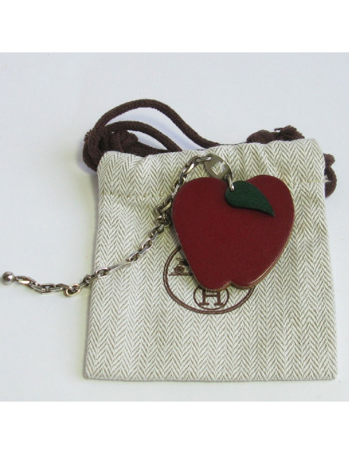 Porte-clefs HERMES pomme en cuir rouge H