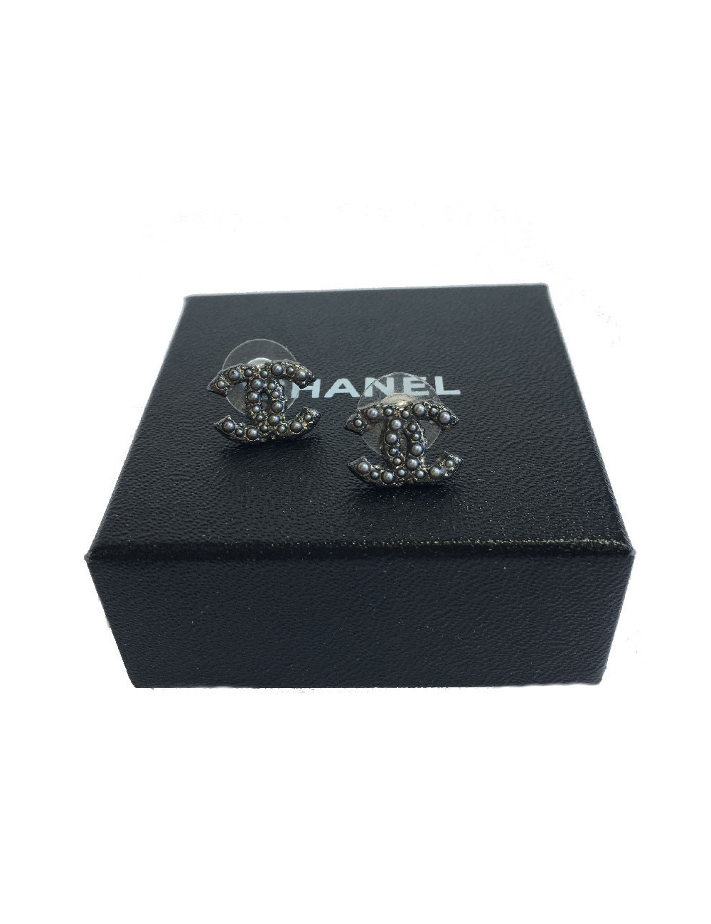 Boucles d'oreille Clous CHANEL ruthénium et perles grises