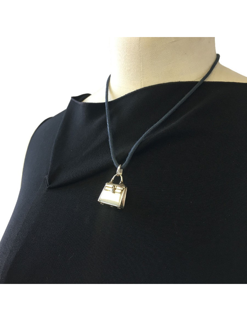 Collier cordon HERMES avec pendentif sac Kelly en argent
