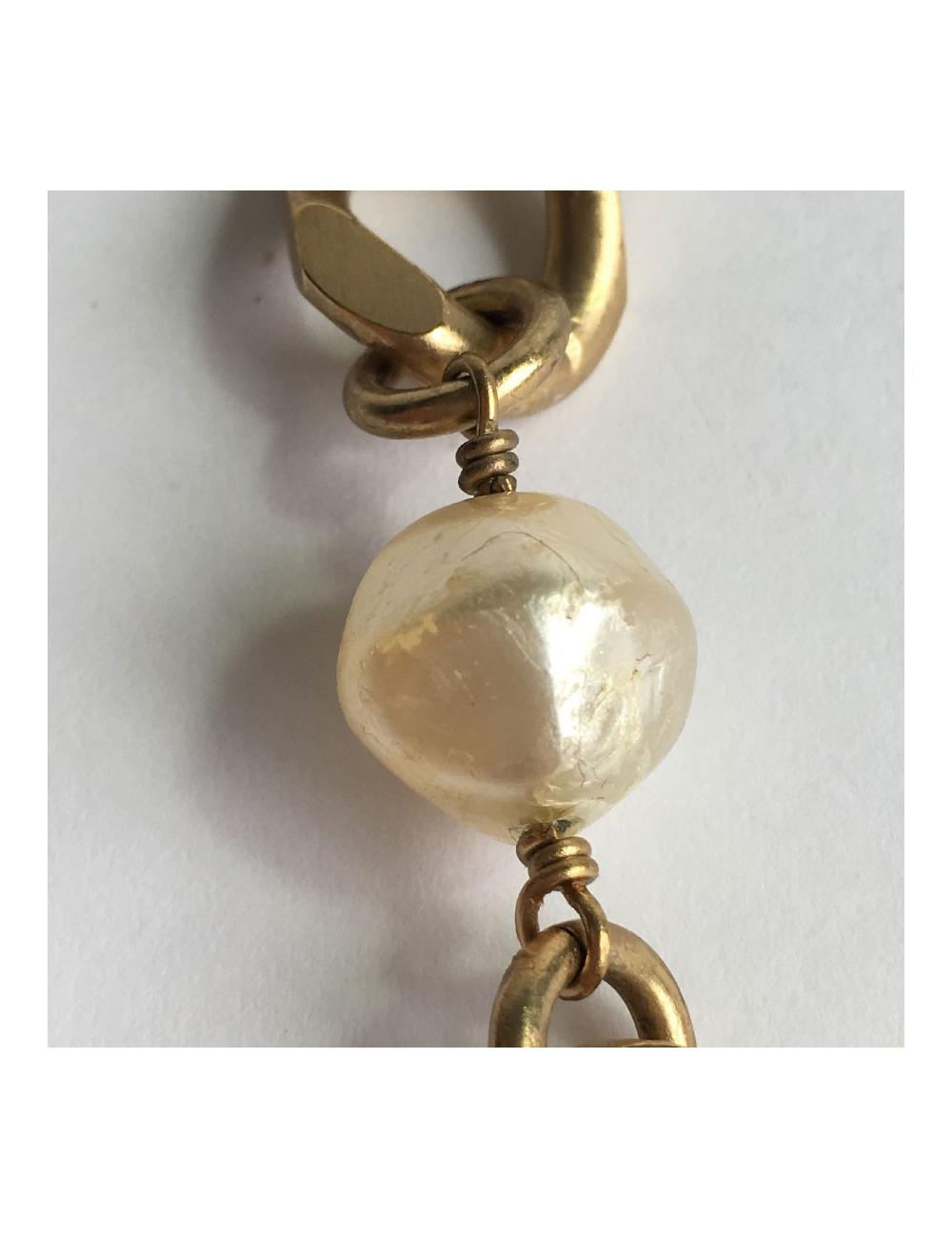 CHANEL vintage Necklace belt in matte gilded metal and pearls