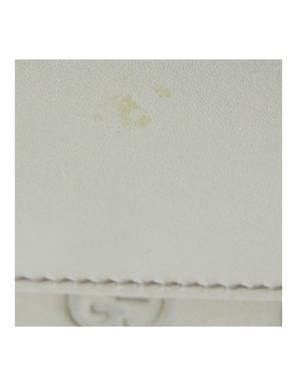 Portefeuille GUCCI cuir embossé GG beige