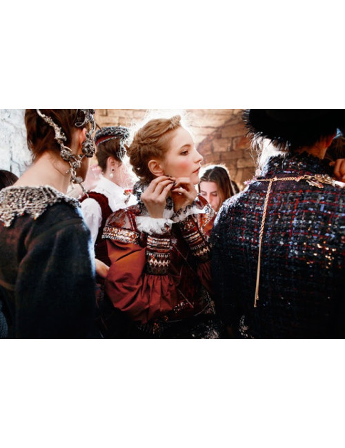 Collier CHANEL bois de cerf et camélias