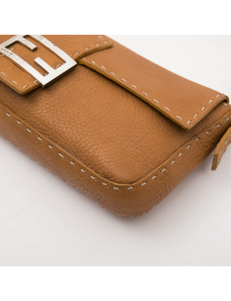 FENDI baguette bag in gold taurillon leather