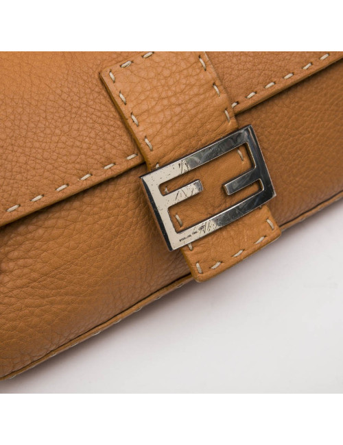 Sac baguette FENDI cuir taurillon gold