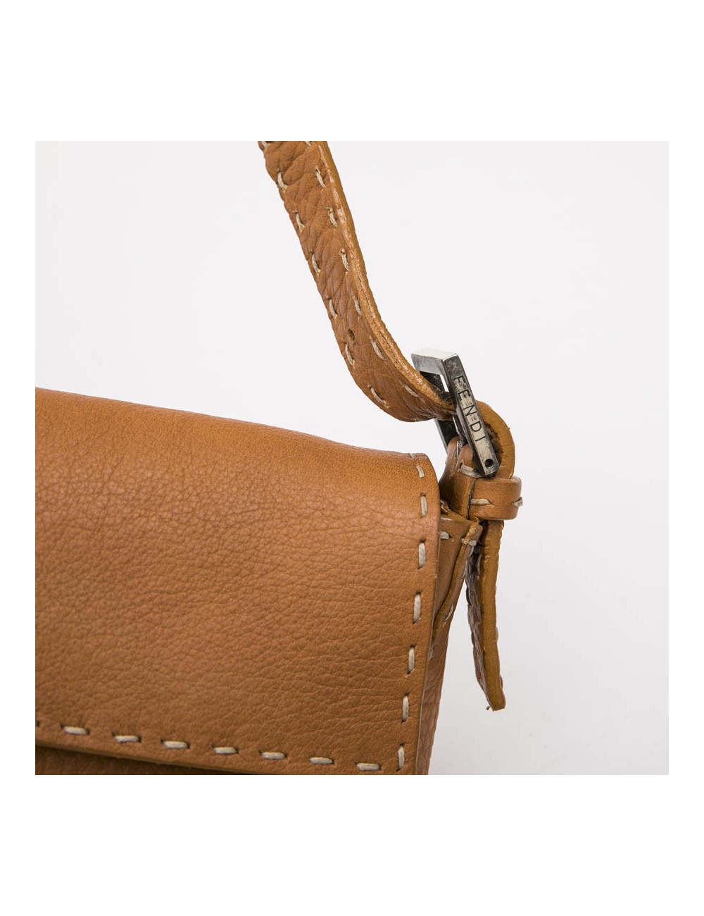 Sac baguette FENDI cuir taurillon gold