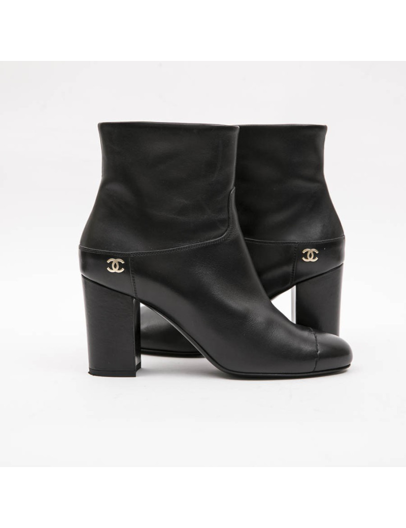 CHANEL boots in black lamb leather size 37fr