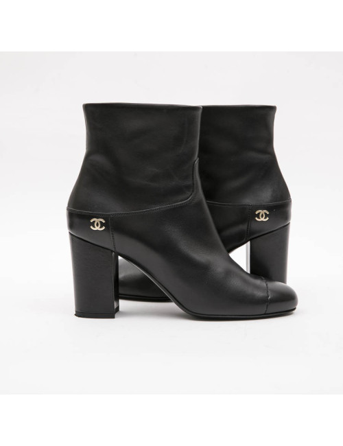 Boots T 37 CHANEL en cuir d'agneau noir