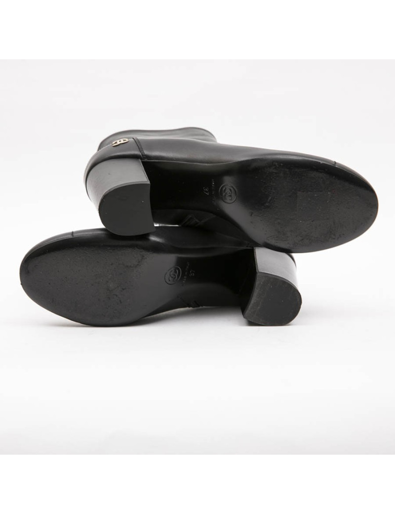 CHANEL boots in black lamb leather size 37fr