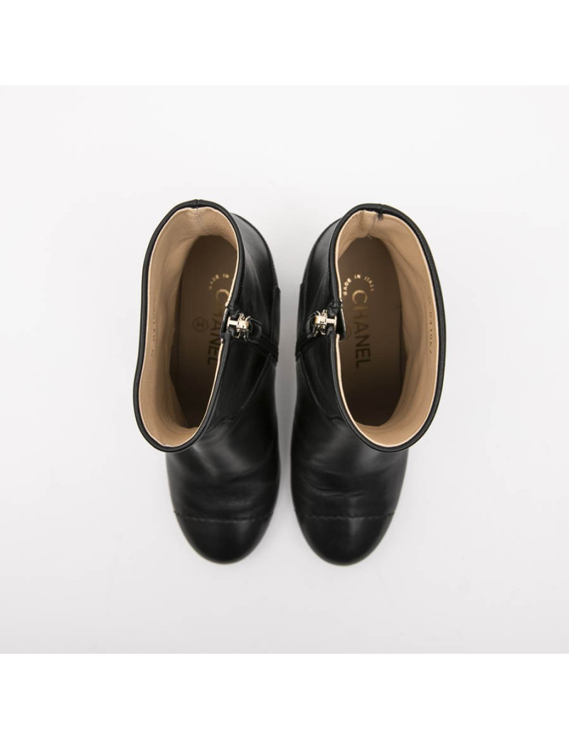 CHANEL boots in black lamb leather size 37fr