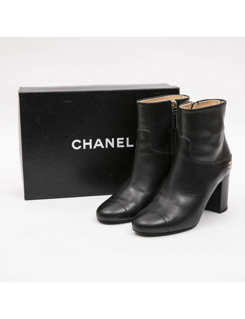 CHANEL boots in black lamb leather size 37fr