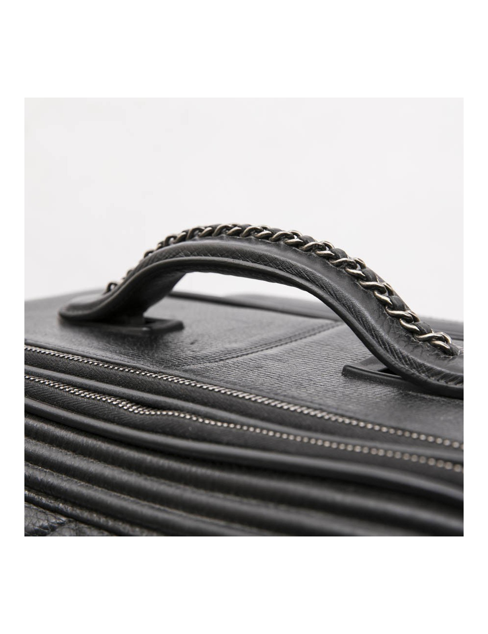 Valise  roulante CHANEL cuir matelassé noir