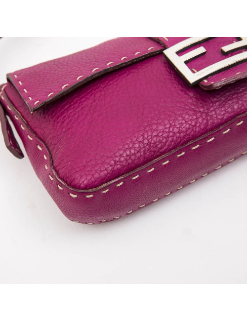 Sac baguette FENDI cuir taurillon fuchsia
