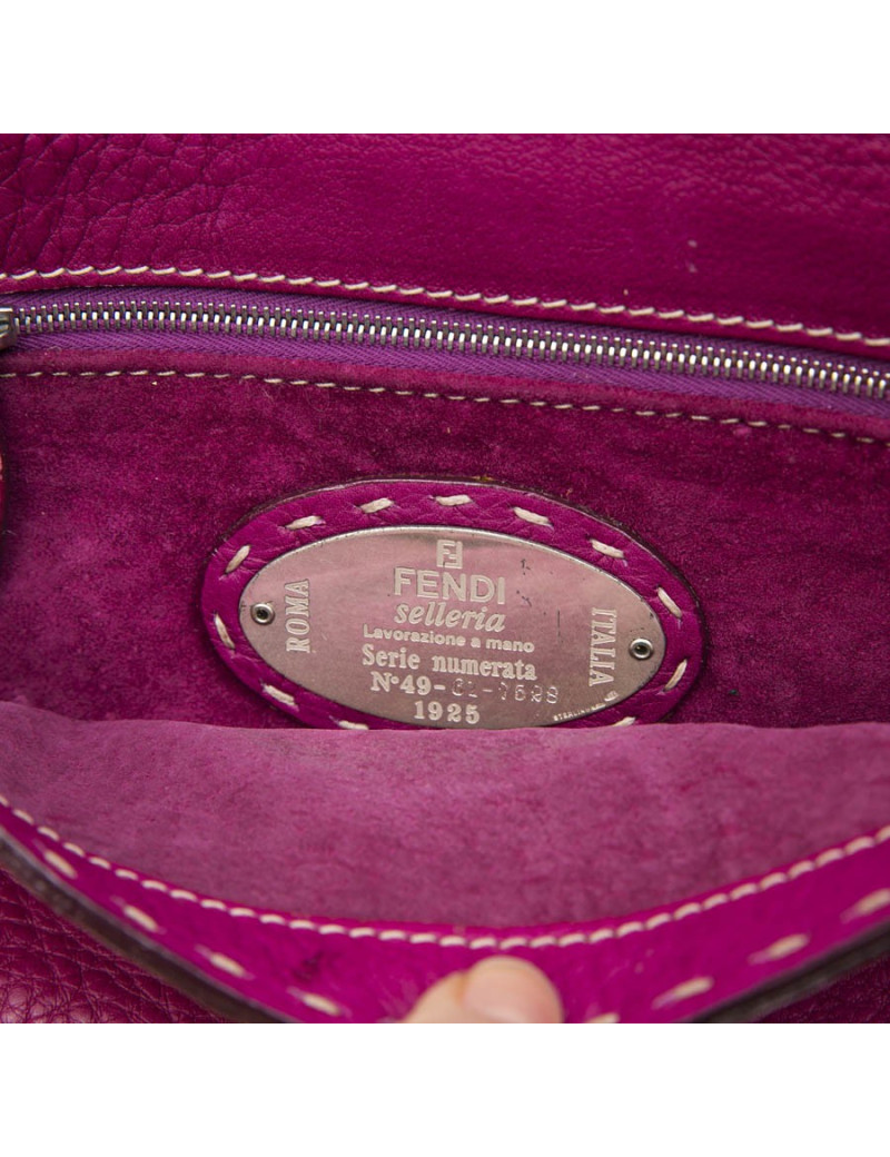 Sac baguette FENDI cuir taurillon fuchsia