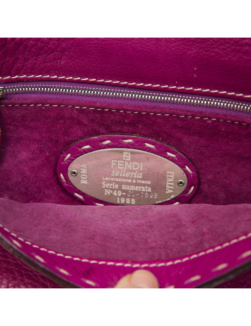 Sac baguette FENDI cuir taurillon fuchsia