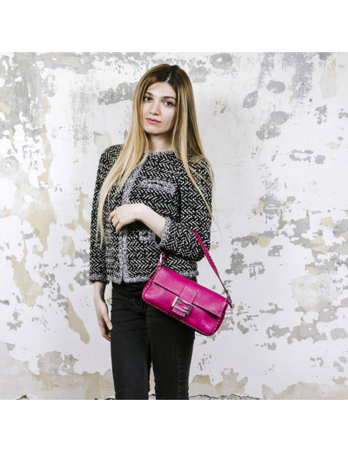 Sac baguette FENDI cuir taurillon fuchsia