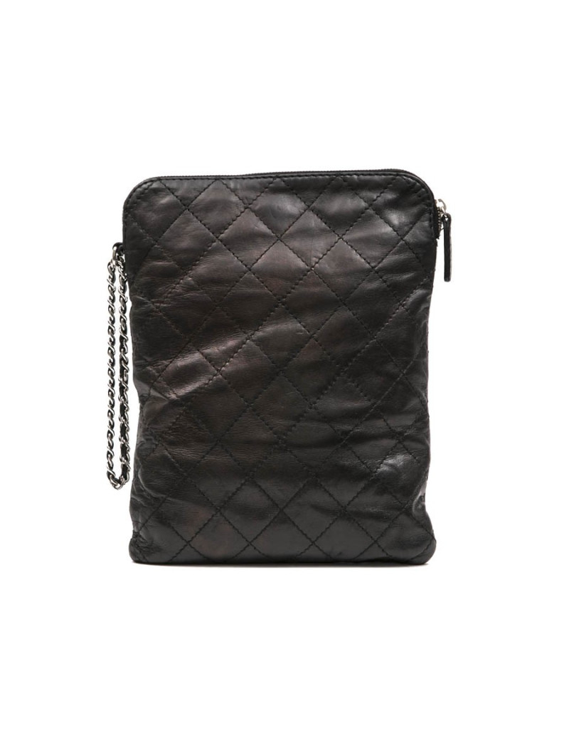 Etui pour Ipad CHANEL en cuir d'agneau lisse matelassé noir