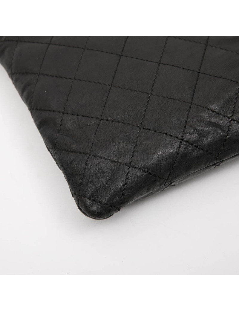 CHANEL Ipad case in black smooth quilted leather