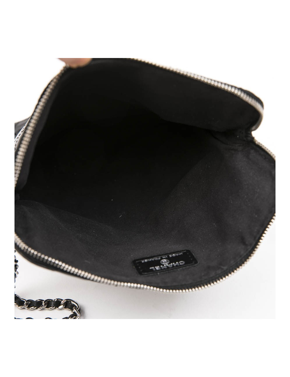 Etui pour Ipad CHANEL en cuir d'agneau lisse matelassé noir