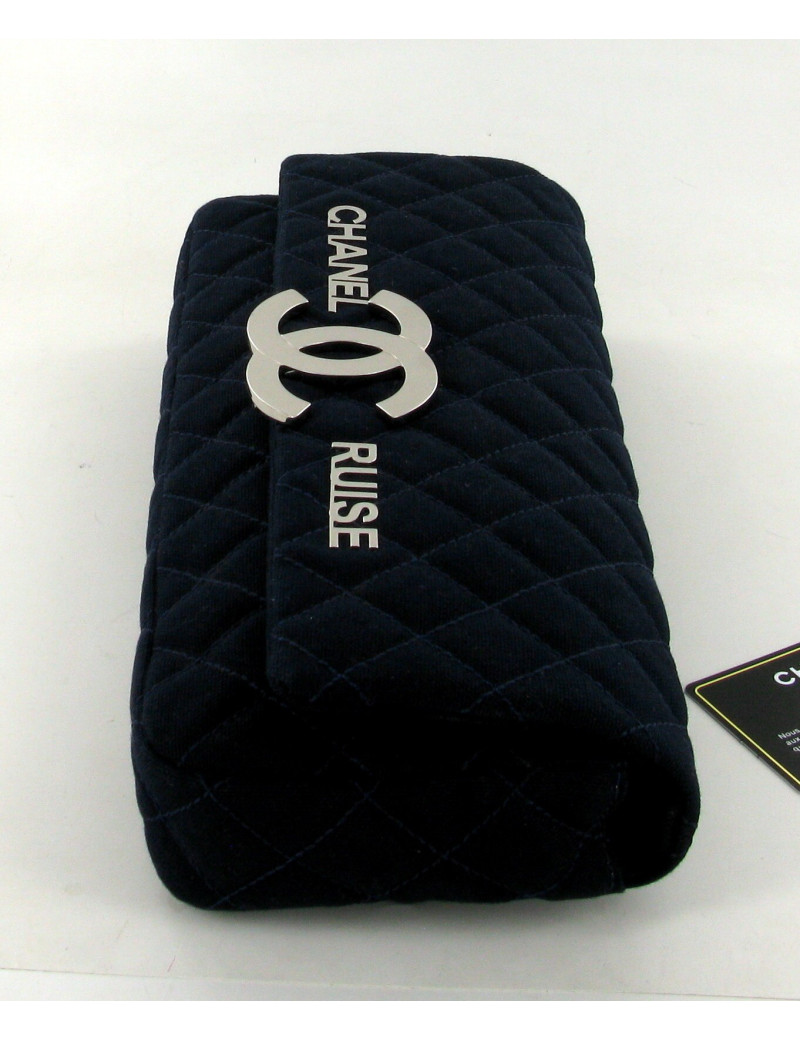 Pochette CHANEL collection "Croisière" tissu matelassé bleu