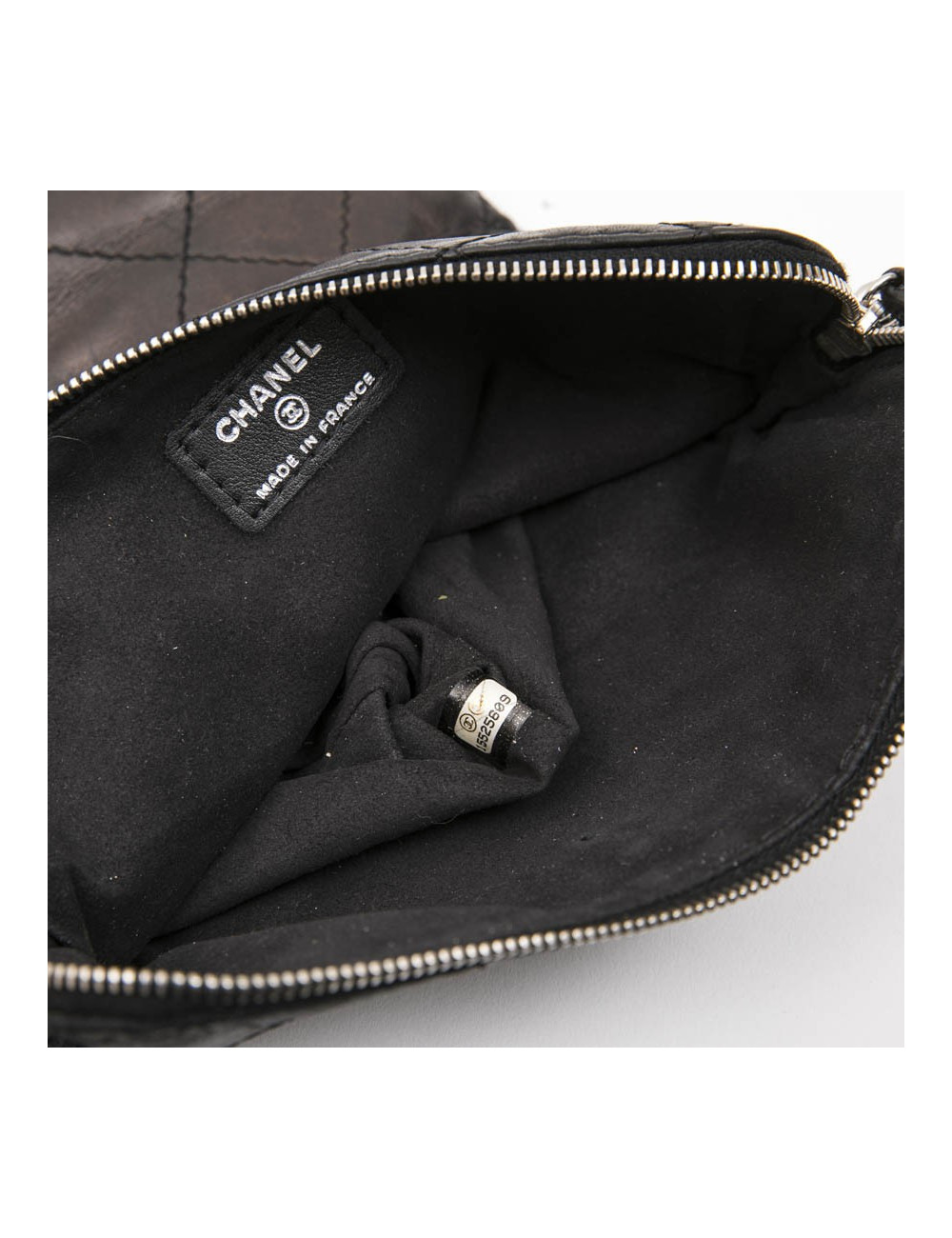 Etui pour Ipad CHANEL en cuir d'agneau lisse matelassé noir