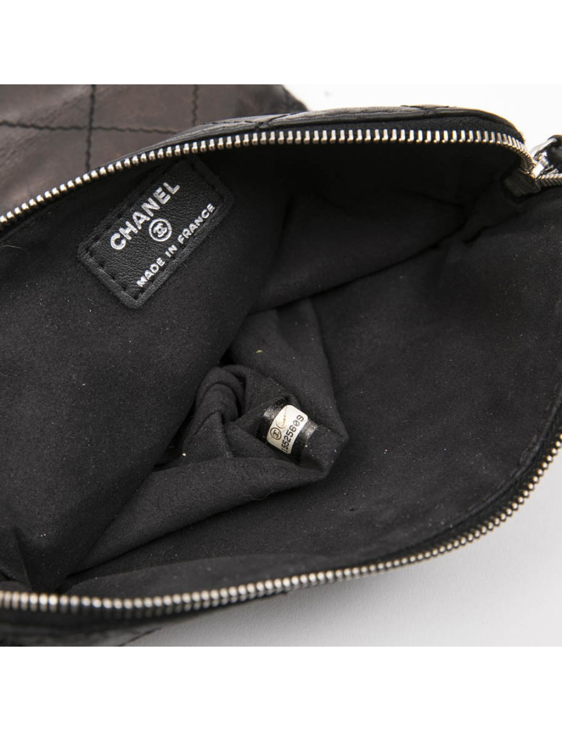 Etui pour Ipad CHANEL en cuir d'agneau lisse matelassé noir