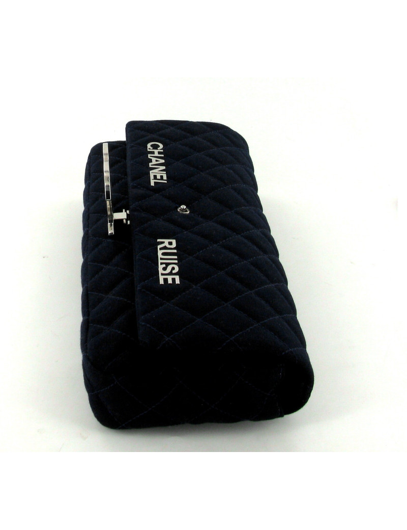 Pochette CHANEL collection "Croisière" tissu matelassé bleu