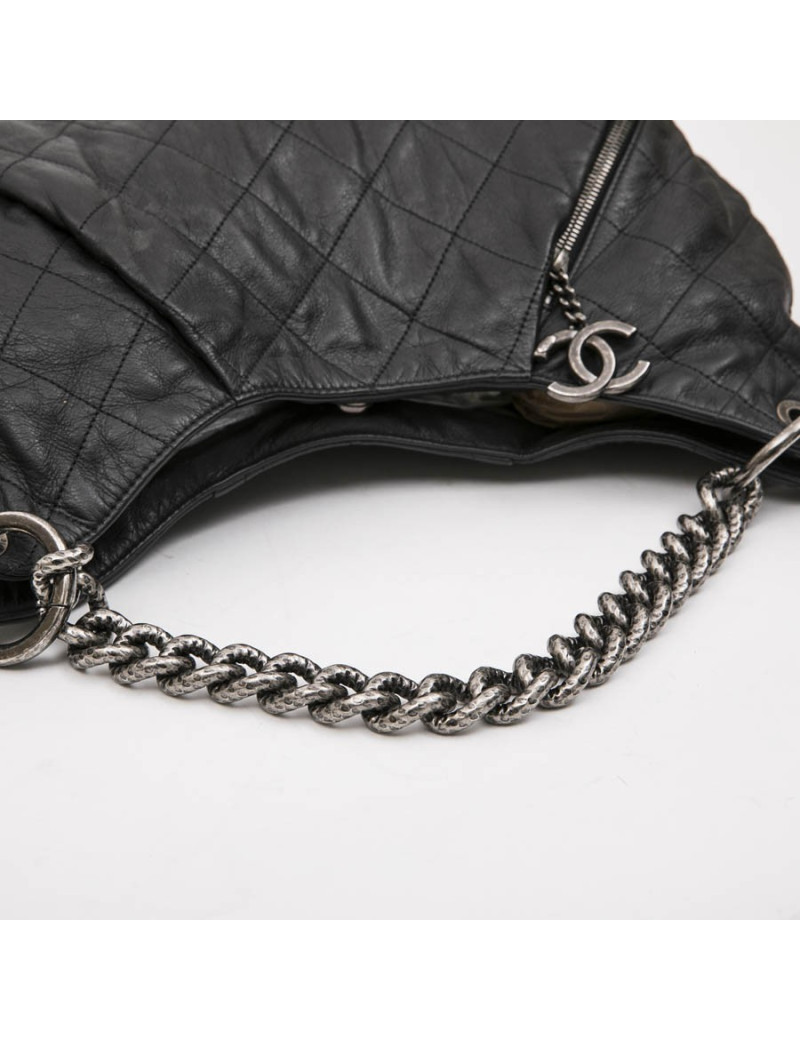 Sac besace CHANEL cuir matelassé gris foncé 