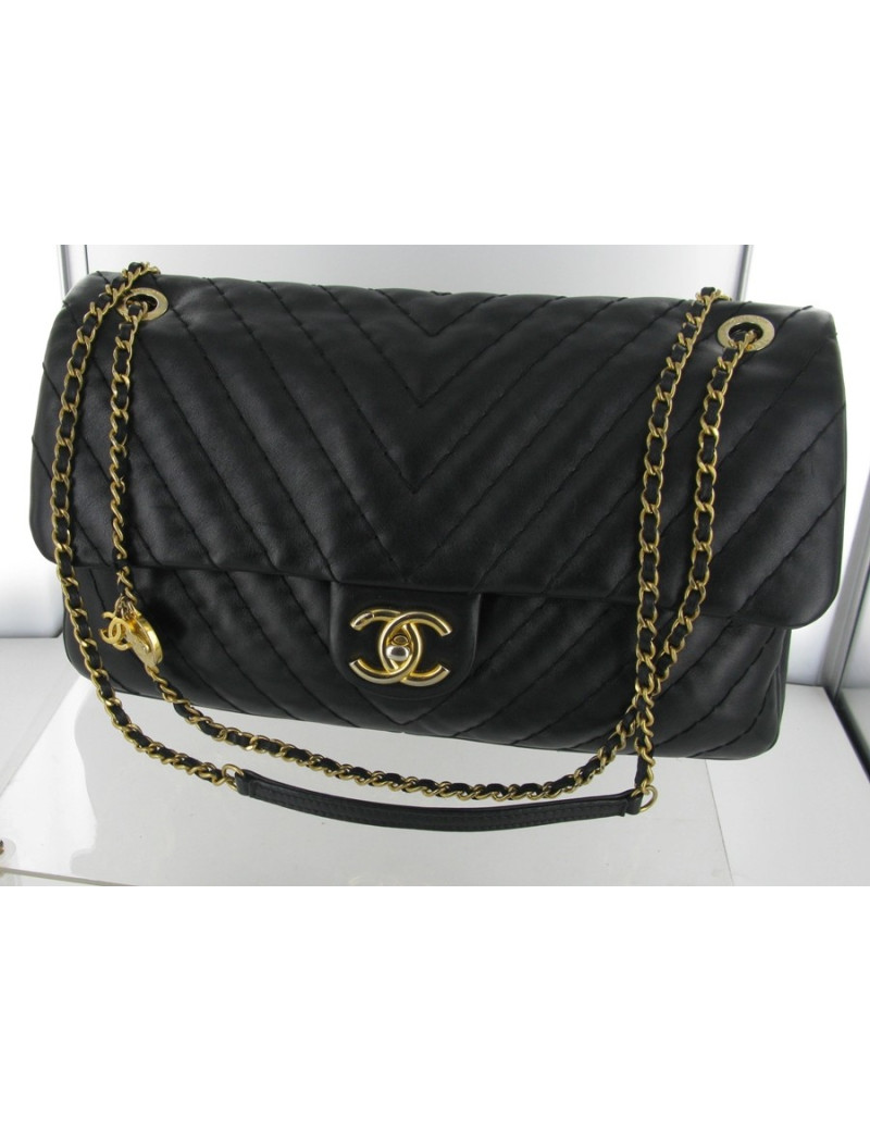 CHANEL black quilted bag
