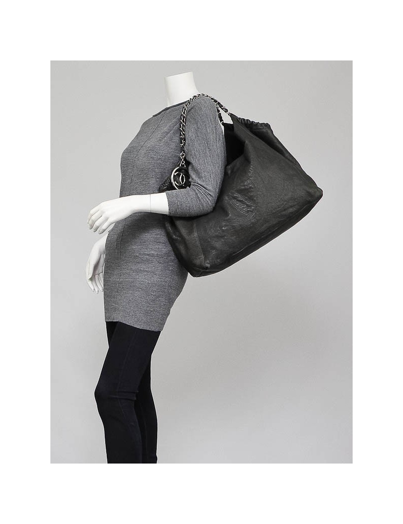 Sac CHANEL GM en cuir vernis noir