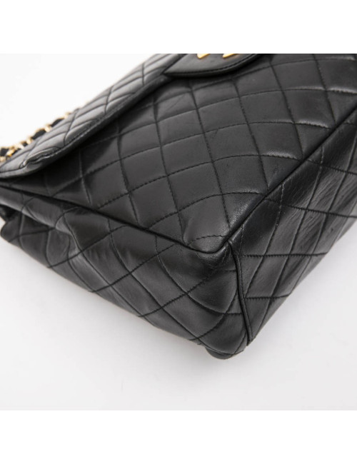 Sac jumbo CHANEL cuir d'agneau lisse matelassé noir Vintage