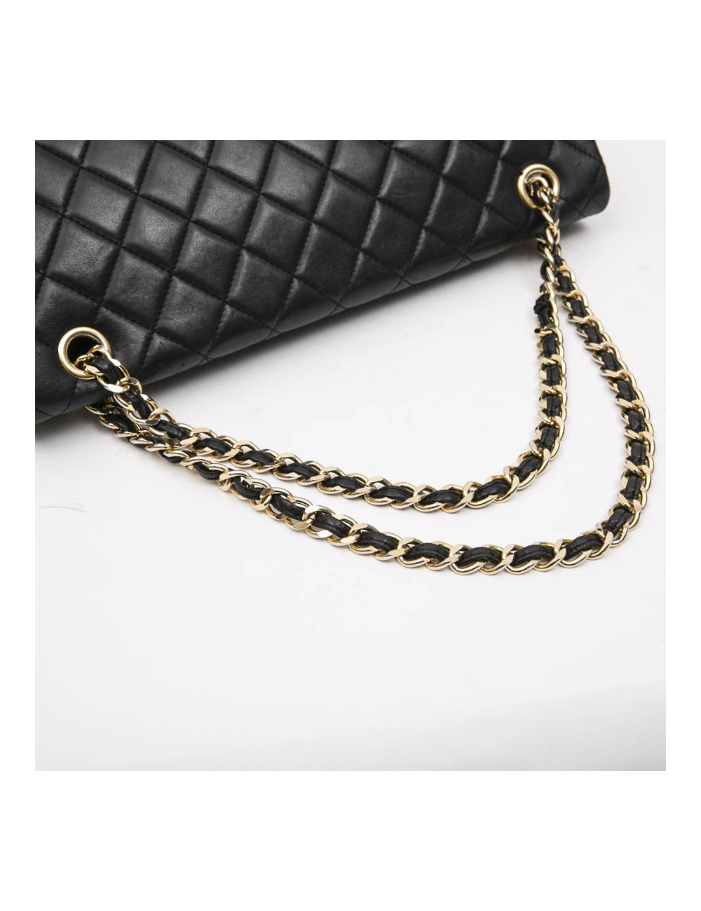 Sac jumbo CHANEL cuir d'agneau lisse matelassé noir Vintage