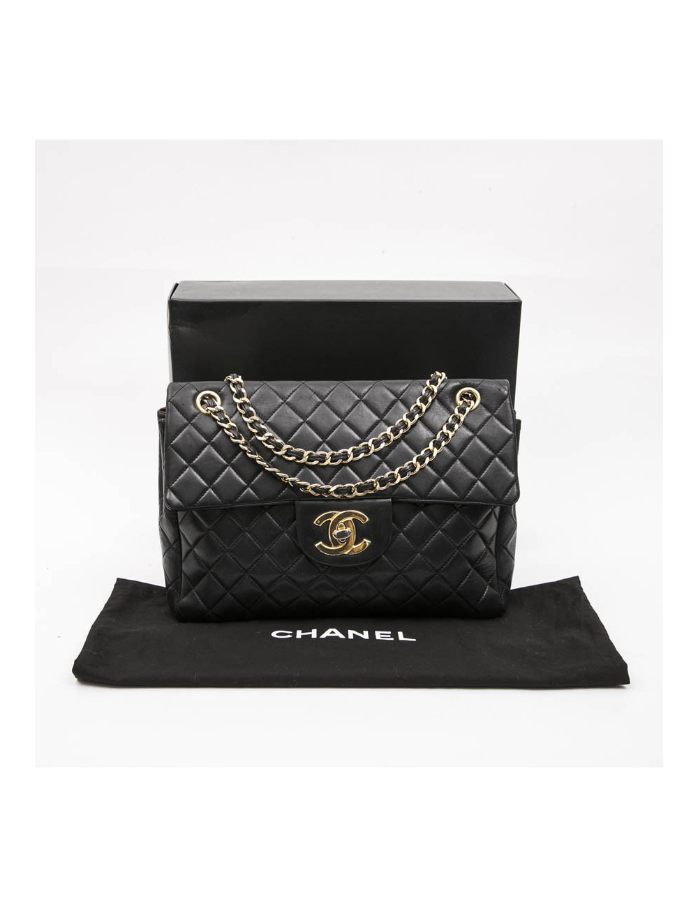 Sac jumbo CHANEL cuir d'agneau lisse matelassé noir Vintage