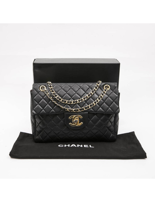 Sac jumbo CHANEL cuir d'agneau lisse matelassé noir Vintage