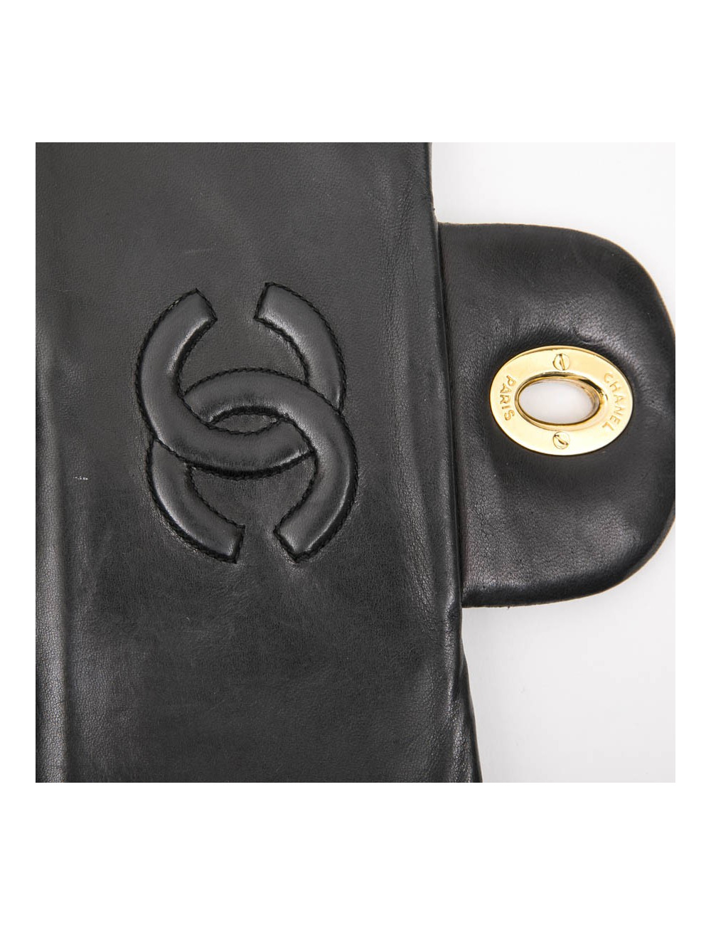 Sac jumbo CHANEL cuir d'agneau lisse matelassé noir Vintage