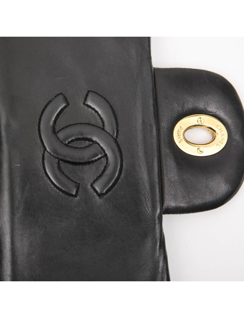 Sac jumbo CHANEL cuir d'agneau lisse matelassé noir Vintage