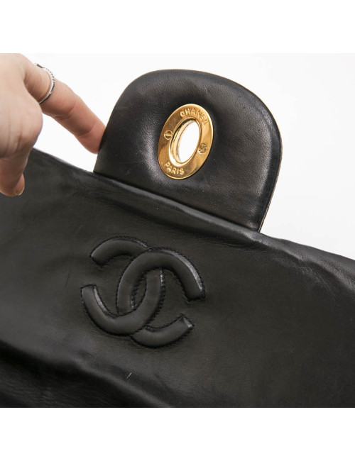 Sac jumbo CHANEL cuir d'agneau lisse matelassé noir Vintage