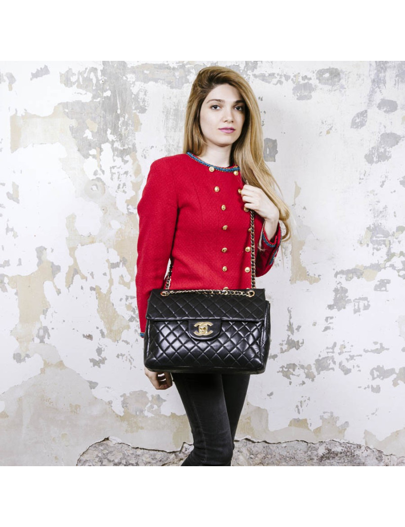 Sac jumbo CHANEL cuir d'agneau lisse matelassé noir Vintage